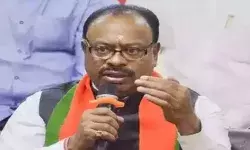महाराष्ट्र BJP प्रमुख के ट्रस्ट को 4.8 करोड़ रुपये की जमीन अलॉट, राज्य में खड़ा हुआ राजनीतिक तूफान