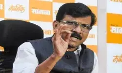 भाजपा नेता और ईडी अधिकारी चला रहे हैं वसूली का धंधा, फडनविस को है सब पता : संजय राउत