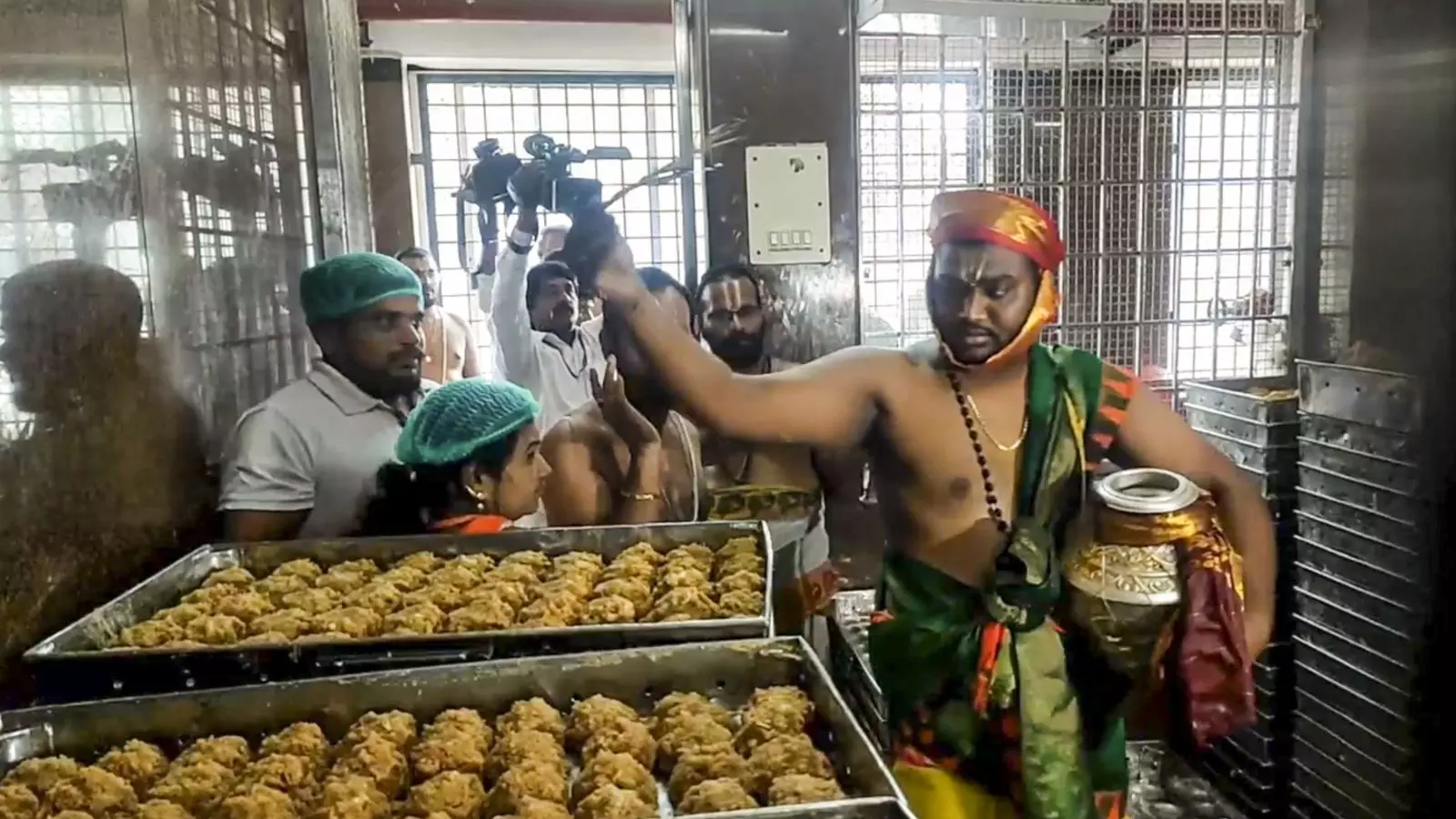 Tirupati laddu row: आंध्र CM को सुप्रीम फटकार! बोली TDP- हम अपनी बात पर कायम