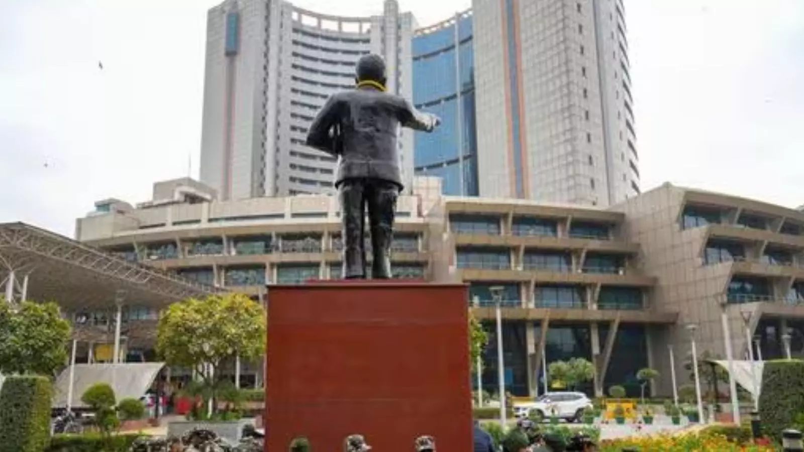 MCD By-Elections: वोटों की गिनती शुरू, 51 प्रत्याशियों के भाग्य का होगा फैसला MCD By-Elections: वोटों की गिनती शुरू, 51 प्रत्याशियों के भाग्य का होगा फैसला