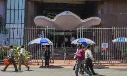 भू-राजनीतिक तनाव से शेयर बाजार में 10 लाख करोड़ रुपये की गिरावट, कल क्या होगा?