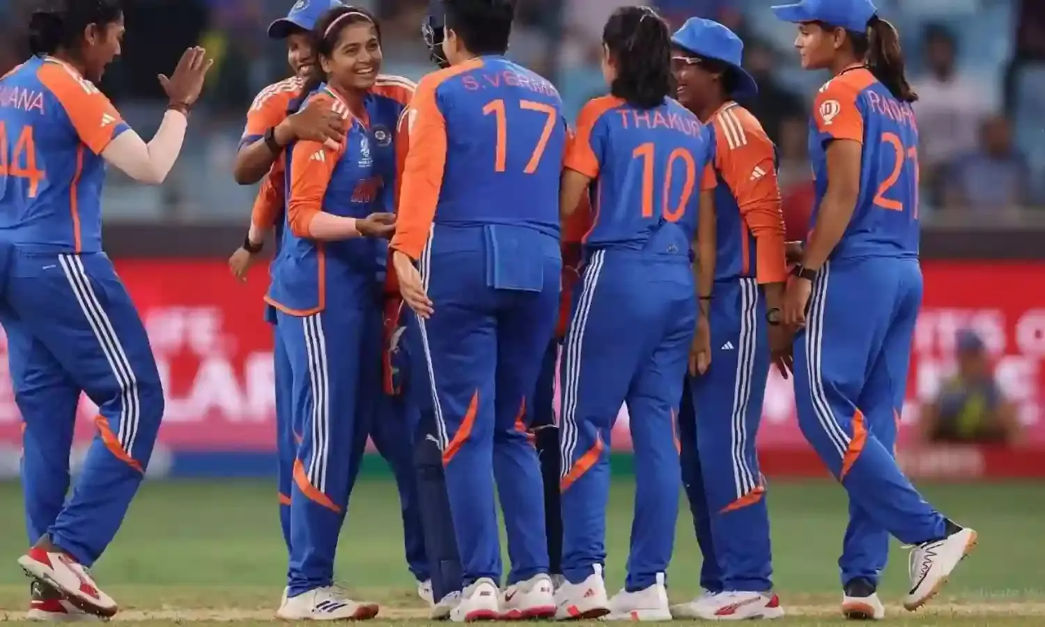 Women T20 World Cup: श्रीलंका पर शानदार जीत, फिर भी भारतीय टीम की सेमीफाइनल राह नहीं आसान, जानें क्यों Women T20 World Cup: श्रीलंका पर शानदार जीत, फिर भी भारतीय टीम की सेमीफाइनल राह नहीं आसान, जानें क्यों