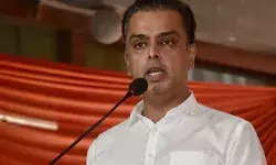 कड़ी टक्कर के लिए वर्ली तैयार, मिलिंद देवड़ा ने भरा पर्चा