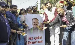 हिमाचल: भाजपा ने बांटे मुफ्त समोसे, विधायक ने सीएम सुखू को ऑनलाइन भेजे 11 समोसे