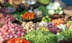 ITC, HUL, Amul की टमाटर, प्याज की कीमतों पर कसती लगाम के आगे सरकार और RBI दिख रहे बेबस