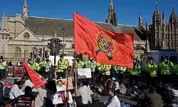 युद्ध अपराधों के लिए 4 श्रीलंकाई नागरिकों पर प्रतिबंध लगाने के कदम से पाखंड की बू क्यों आता है?