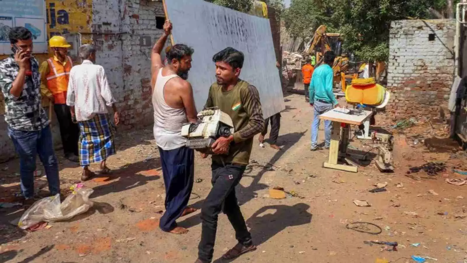 Gujarat hunts for Bangladeshi illegals Gujarat hunts for Bangladeshi illegals