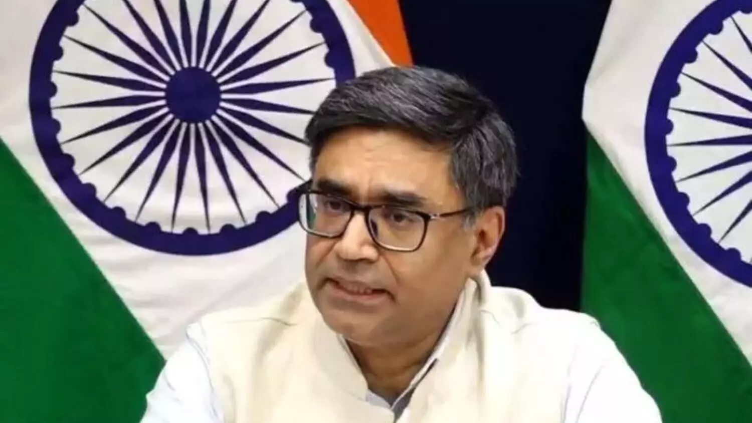 पाकिस्तान को मदद देने से पहले IMF जरूर विचार करे, विदेश सचिव की खास अपील पाकिस्तान को मदद देने से पहले IMF जरूर विचार करे, विदेश सचिव की खास अपील