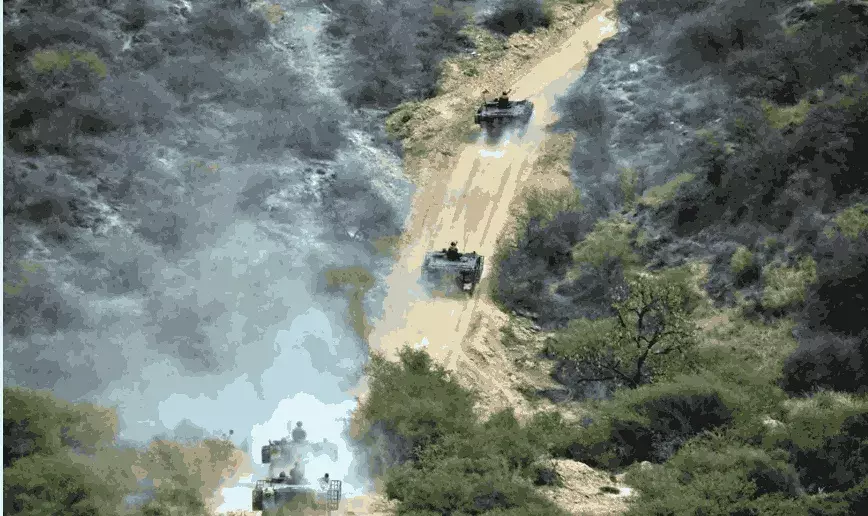 File photo shows Pakistani army tanks roll down during a military exercise in Jhelum district