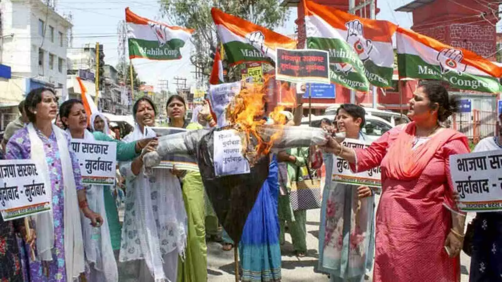 कर्नल सोफिया पर विवादित टिप्पणी, MP हाई कोर्ट करेगा पुलिस जांच की निगरानी कर्नल सोफिया पर विवादित टिप्पणी, MP हाई कोर्ट करेगा पुलिस जांच की निगरानी