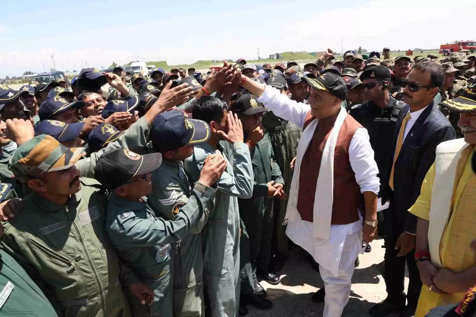 defence minister rajnath singh in srinagar defence minister rajnath singh in srinagar