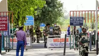 afgani truck at attari border afgani truck at attari border
