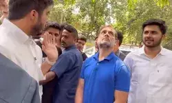 rahul gandhi in du