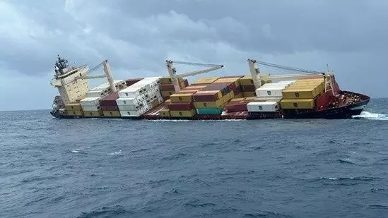 Liberian container vessel tilted Liberian container vessel tilted