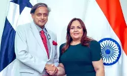 पनामा में शशि थरूर के बयान से कांग्रेस में घमासान, मोदी सरकार की तारीफ पर मचा बवाल