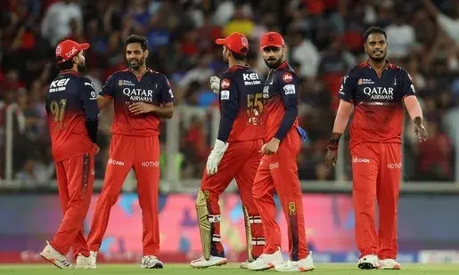 IPL 2025 की चैंपियन बनी RCB, पंजाब को 6 रन से हराकर खिताब पर किया कब्जा IPL 2025 की चैंपियन बनी RCB, पंजाब को 6 रन से हराकर खिताब पर किया कब्जा