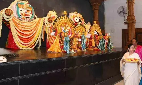 ‘महाप्रसाद’ के जरिए TMC का हिंदुत्व कार्ड? पश्चिम बंगाल में बढ़ता भगवाकरण