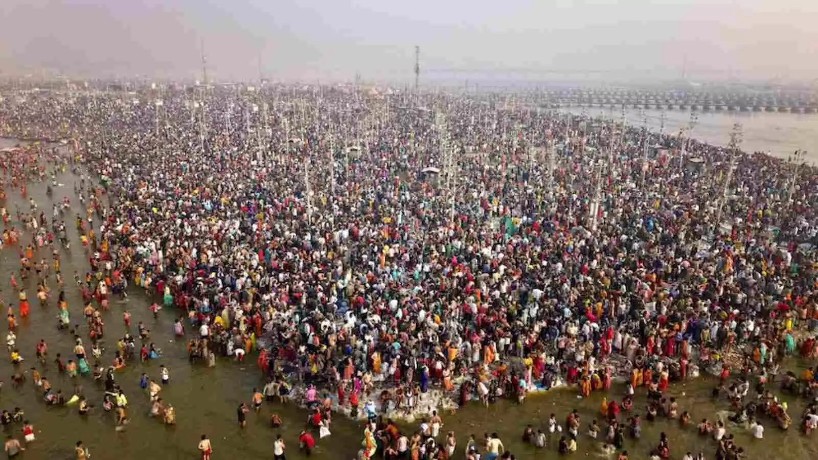 महाकुंभ भगदड़: मौतों की संख्या पर सवालों के घेरे में यूपी सरकार महाकुंभ भगदड़: मौतों की संख्या पर सवालों के घेरे में यूपी सरकार