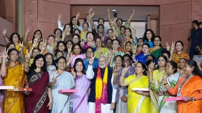 pm modi with women mps pm modi with women mps