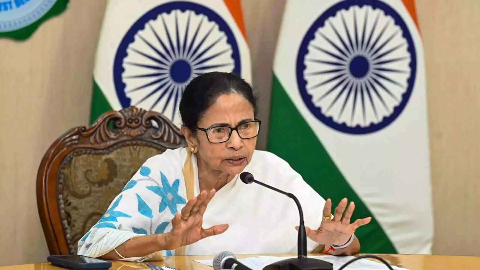 पश्चिम बंगाल: तीन दशक पुरानी उद्योग नीति खत्म, निवेशकों में भारी नाराजगी पश्चिम बंगाल: तीन दशक पुरानी उद्योग नीति खत्म, निवेशकों में भारी नाराजगी