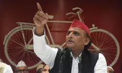 अखिलेश यादव ने पूछा- सिपाही भर्ती में कितने PDA?