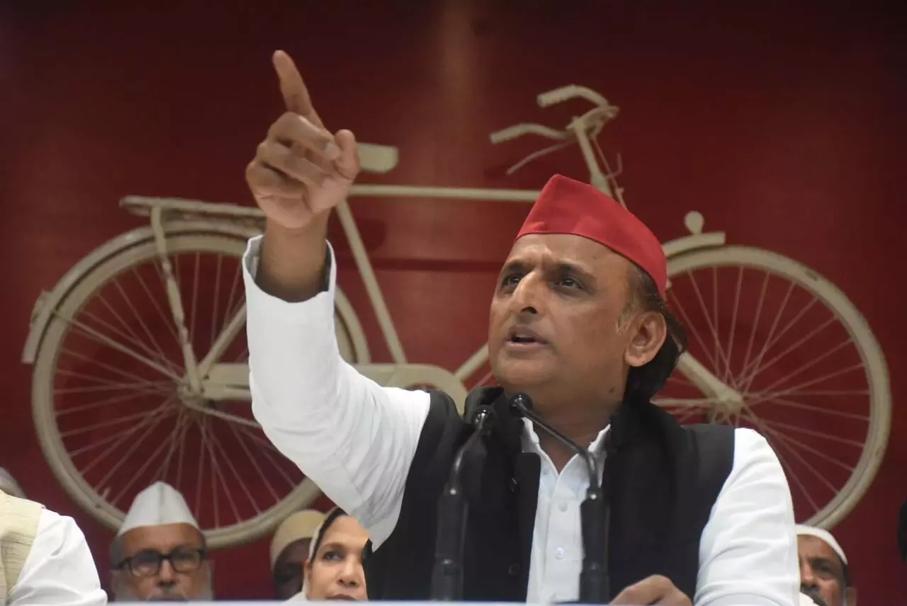 अखिलेश यादव ने पूछा- सिपाही भर्ती में कितने PDA? अखिलेश यादव ने पूछा- सिपाही भर्ती में कितने PDA?