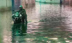 दिल्ली में बारिश के बाद बढ़ी मुसीबत, जलभराव; ट्रैफिक जाम और फ्लाइट डायवर्जन