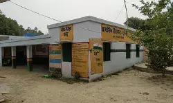 यूपी में स्कूलों के मर्जर पर विपक्ष ने सरकार को घेरा