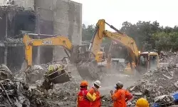 SIGACHI PHARMA BLAST: पहचान से परे शव, अस्पताल के बाहर बेसुध परिजन