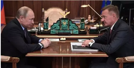Russias former transport minister Roman Starovoyt with Vladimir Putin.(X) Russias former transport minister Roman Starovoyt with Vladimir Putin.(X)