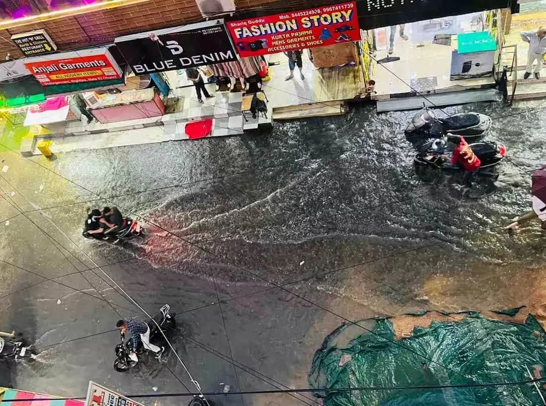 DELHI RAINS DELHI RAINS