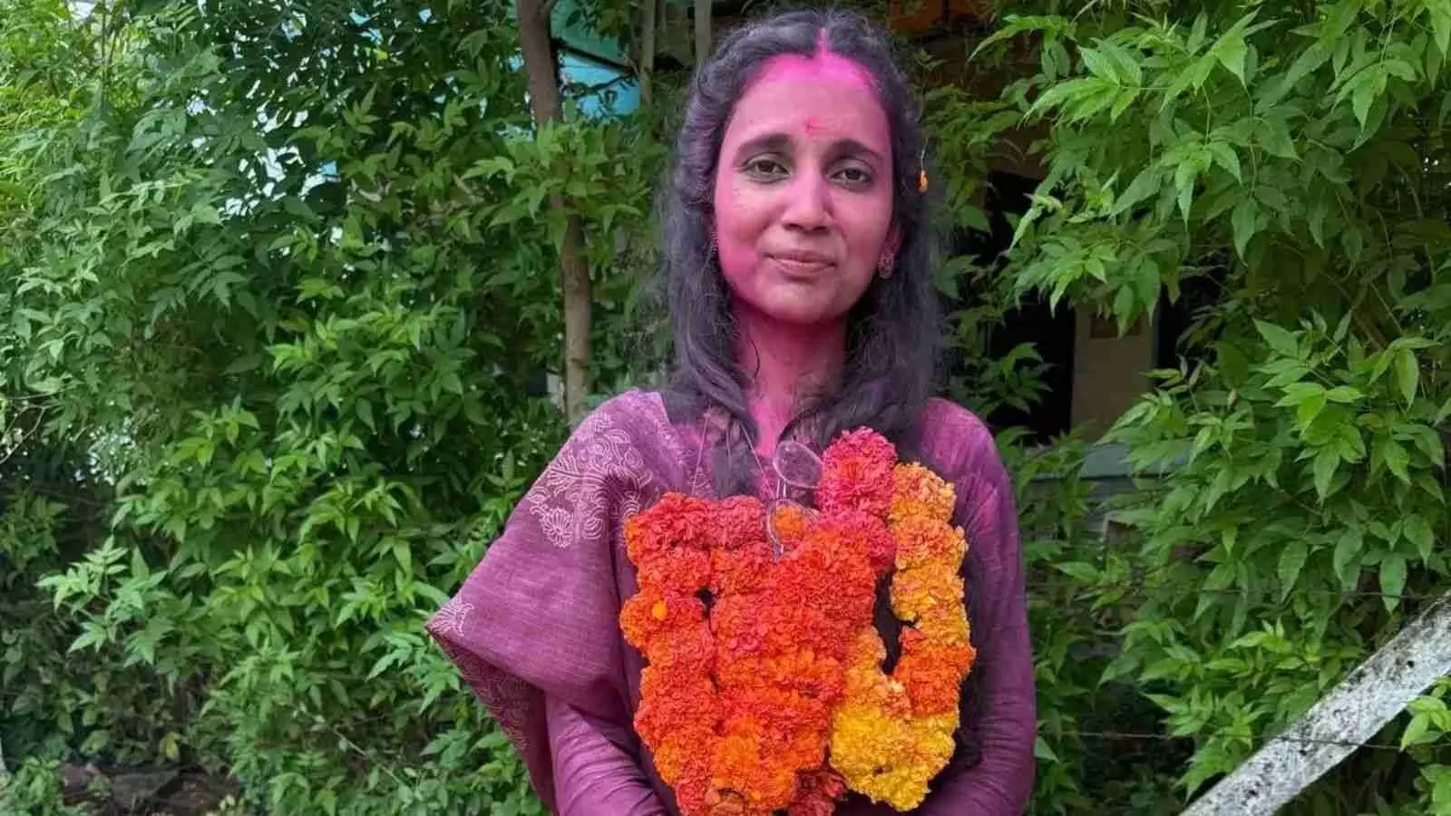 वडवासा की सरपंच बनीं 25 साल की दलित वकील: गुजरात में SFI का पहला तिहैती प्रतिनिधित्व वडवासा की सरपंच बनीं 25 साल की दलित वकील: गुजरात में SFI का पहला तिहैती प्रतिनिधित्व