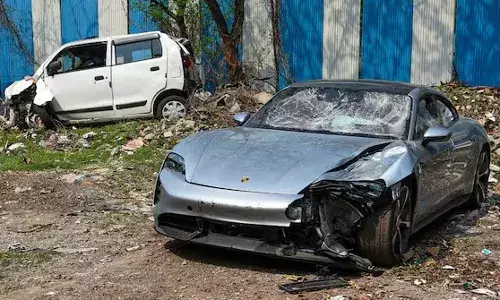 pune porche car accident