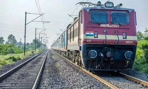आज से बिना आधार कार्ड के बुक नहीं होगी ट्रेन टिकट, कन्फर्म सीट चाहिए तो ये जानिए