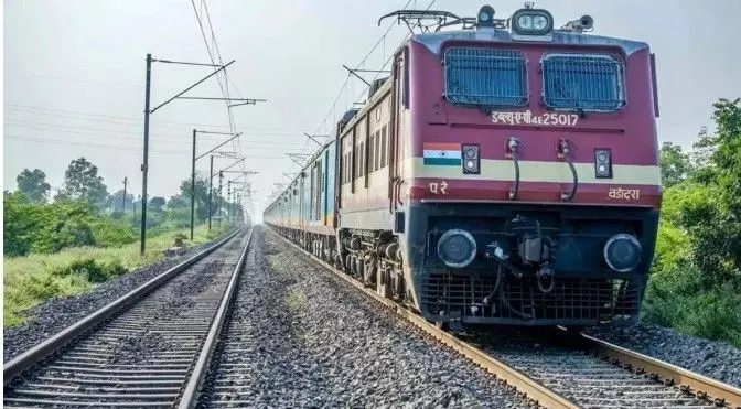 आज से बिना आधार कार्ड के बुक नहीं होगी ट्रेन टिकट, कन्फर्म सीट चाहिए तो ये जानिए आज से बिना आधार कार्ड के बुक नहीं होगी ट्रेन टिकट, कन्फर्म सीट चाहिए तो ये जानिए