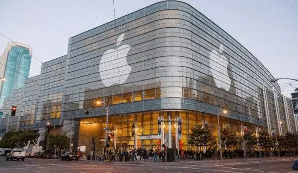 एप्पल ने यूट्यूबर पर किया केस, iOS 26 लीक के लिए ‘जासूस’ को एप्पल कर्मचारी के घर पर तैनात करने का आरोप