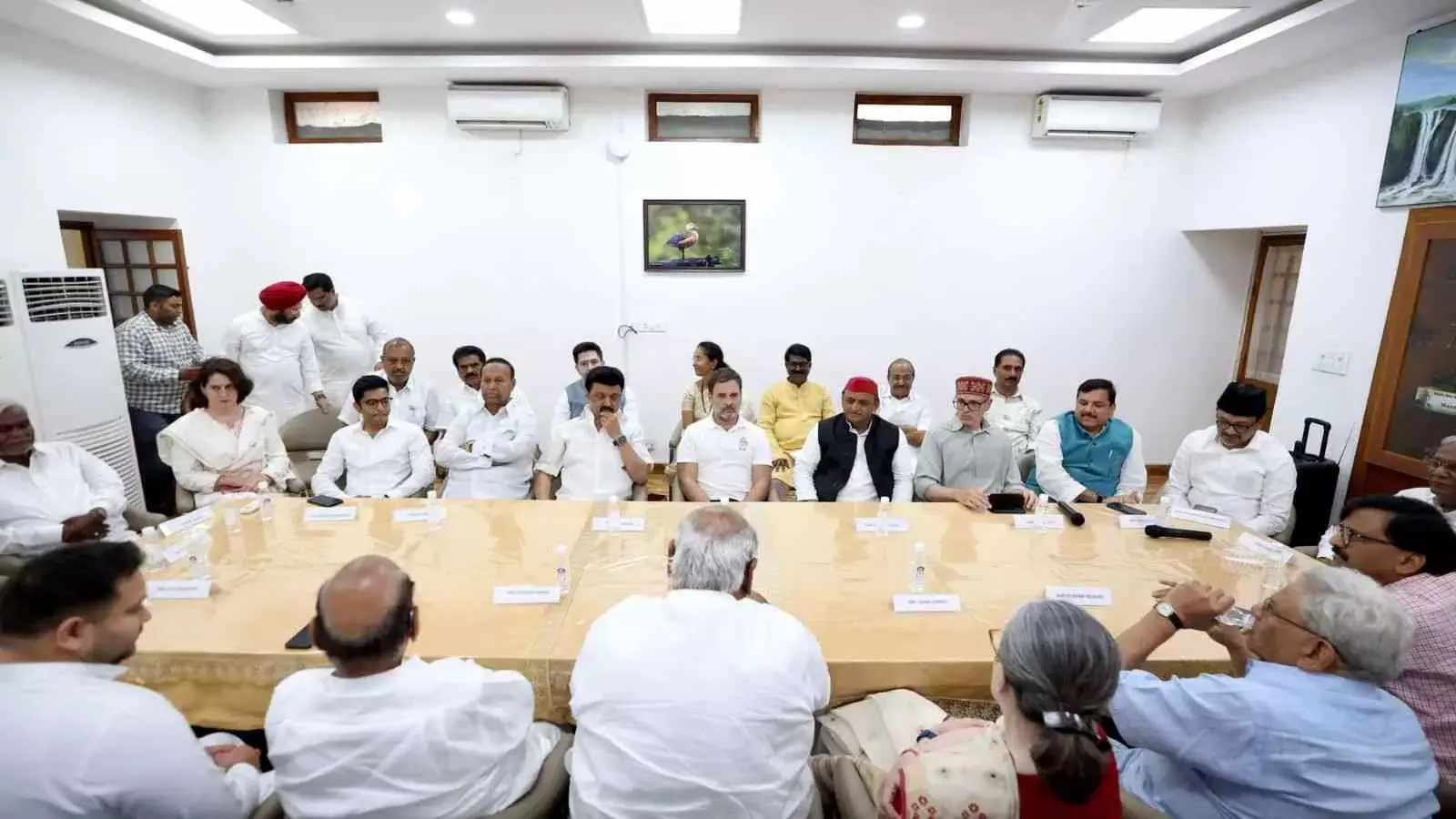 INDIA ब्लॉक की आज बड़ी बैठक, साथ या सिर्फ दिखावा?