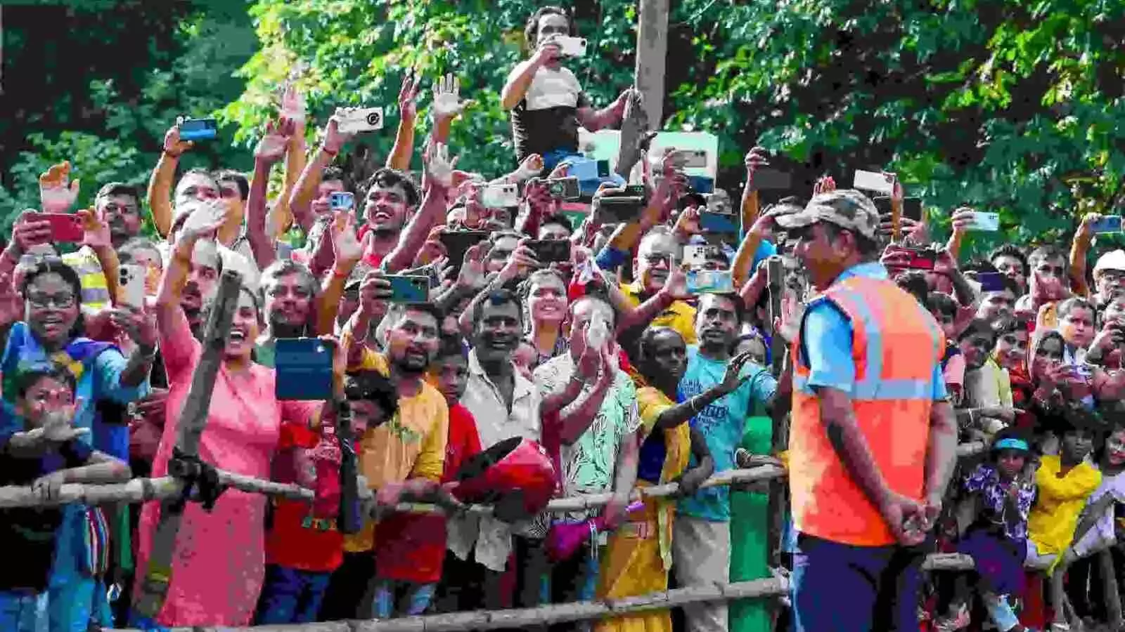 बंगाली अस्मिता को साधने की कोशिश में भाजपा, मोदी की रैली में दिखा नया तेवर बंगाली अस्मिता को साधने की कोशिश में भाजपा, मोदी की रैली में दिखा नया तेवर