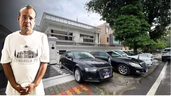 गाजियाबाद में किराए के मकान पर चल रहा था फर्जी दूतावास, ‘डिप्लोमैटिक’ गाड़ियां और लाखों का कैश जब्त