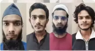 गुजरात में अल-कायदा टेरर मॉड्यूल का भंडाफोड़, 4 ऑपरेटिव्स को ATS ने किया गिरफ्तार गुजरात में अल-कायदा टेरर मॉड्यूल का भंडाफोड़, 4 ऑपरेटिव्स को ATS ने किया गिरफ्तार
