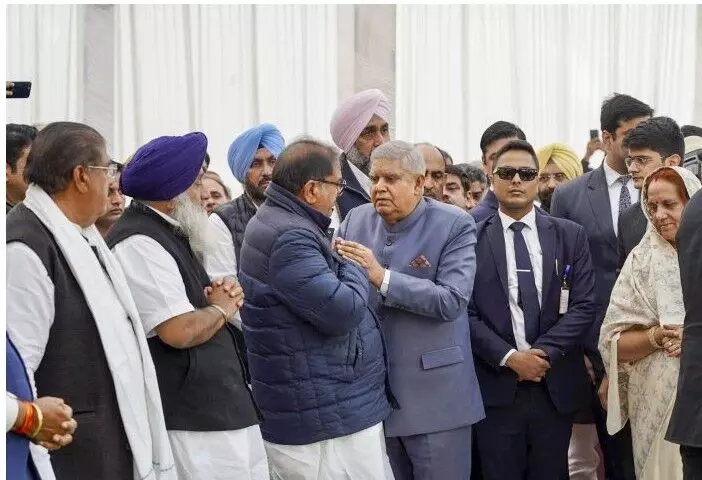 जाट खापें धनखड़ के समर्थन में, लेकिन ‘गुरु’ देवी लाल का परिवार चौंकाने वाले इस्तीफे पर बंटा हुआ जाट खापें धनखड़ के समर्थन में, लेकिन ‘गुरु’ देवी लाल का परिवार चौंकाने वाले इस्तीफे पर बंटा हुआ