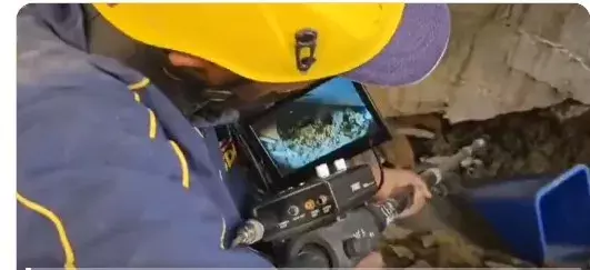 धराली :  टूटी इमारतों मे मलबे में दबे लोगों की खोजबीन, आधुनिक मशीनों का इस्तेमाल