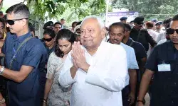 फ्री स्कीमों से बदलेगा बिहार का मूड? नीतीश की मुश्किलें क्या होंगी आसान?