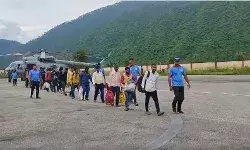 धराली  आपदा : 1000 से ज्यादा लोग एयरलिफ्ट किए गए, मलबे में दबे लोगों को लेकर संशय