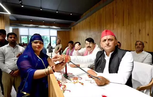 अखिलेश यादव का बीजेपी और EC पर बड़ा आरोप, बोले- उपचुनाव में भाजपा के इशारे पर वोटों की डकैती की अखिलेश यादव का बीजेपी और EC पर बड़ा आरोप, बोले- उपचुनाव में भाजपा के इशारे पर वोटों की डकैती की