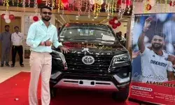 बिना नंबर प्लेट फॉर्च्यूनर चलाना पड़ा महंगा, क्रिकेटर आकाशदीप को आरटीओ नोटिस