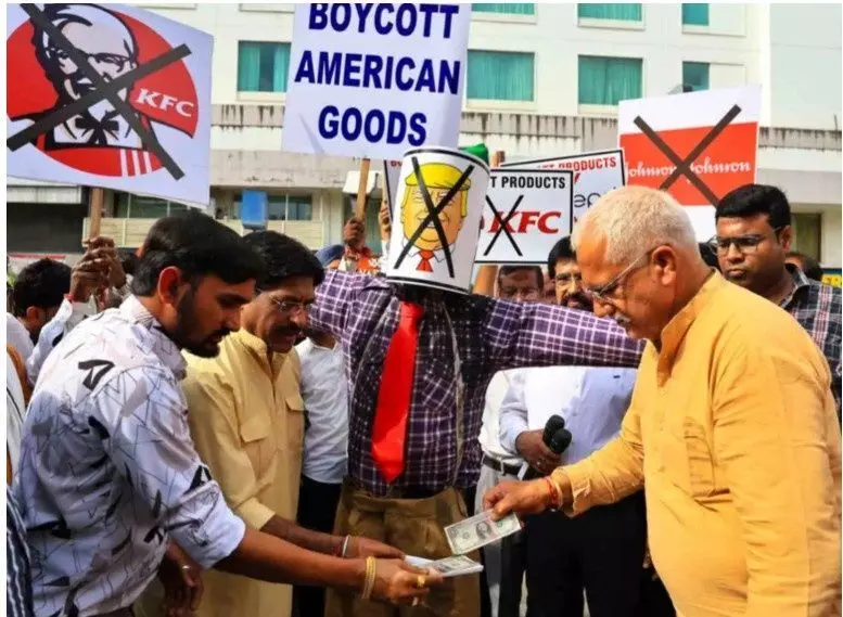 टैरिफ विवाद और बिगड़ते संबंधों के बीच भारत में बढ़ा एंटी ट्रंप सेंटिमेंट टैरिफ विवाद और बिगड़ते संबंधों के बीच भारत में बढ़ा एंटी ट्रंप सेंटिमेंट