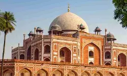 दिल्ली: हुमायूं के मकबरे के पास दरगाह की गिरी दीवार, 6 लोगों की मौत