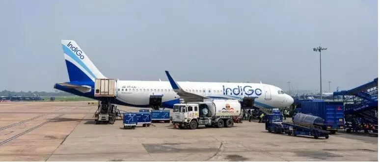 मुंबई एयरपोर्ट पर लैंडिंग के दौरान रनवे से टकराई इंडिगो के विमान की टेल, DGCA करेगा जांच