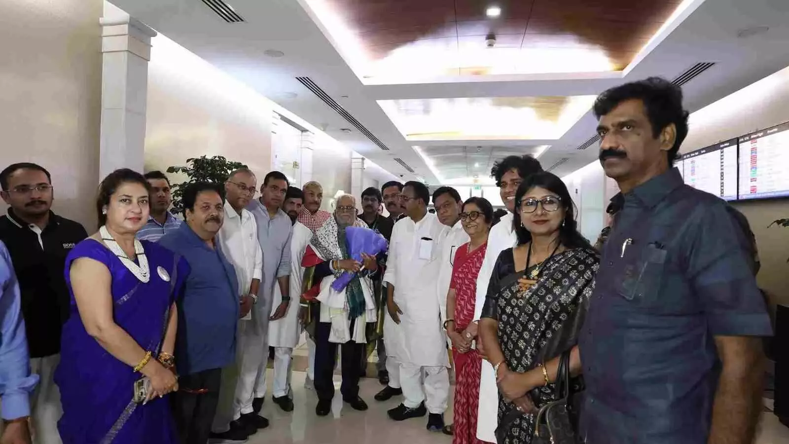 उपराष्ट्रपति पद के लिए सुदर्शन रेड्डी उम्मीदवार, मुश्किल में फंसी तेलुगु पार्टियां!